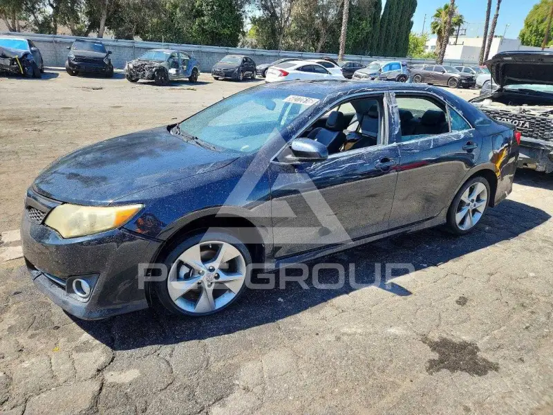 2012 Toyota CAMRY фото