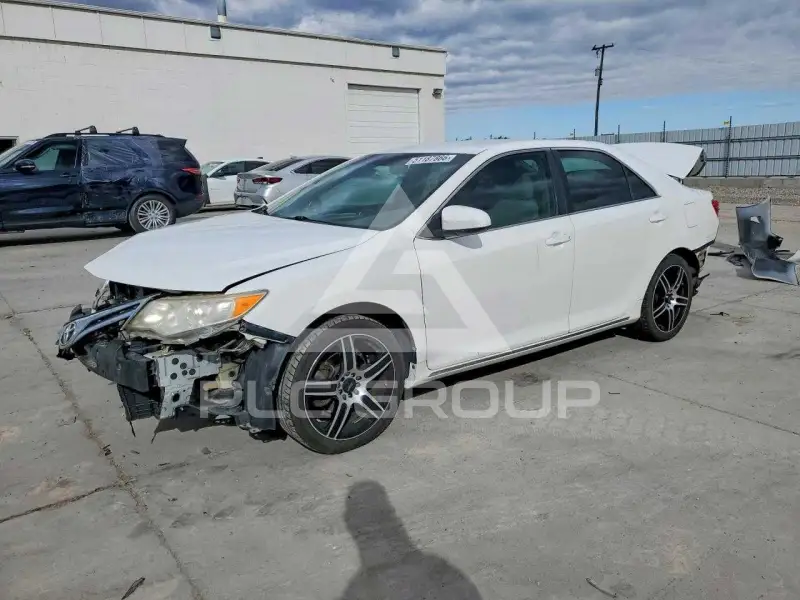 2012 Toyota CAMRY фото