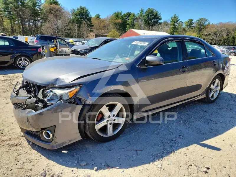 2012 Toyota CAMRY фото
