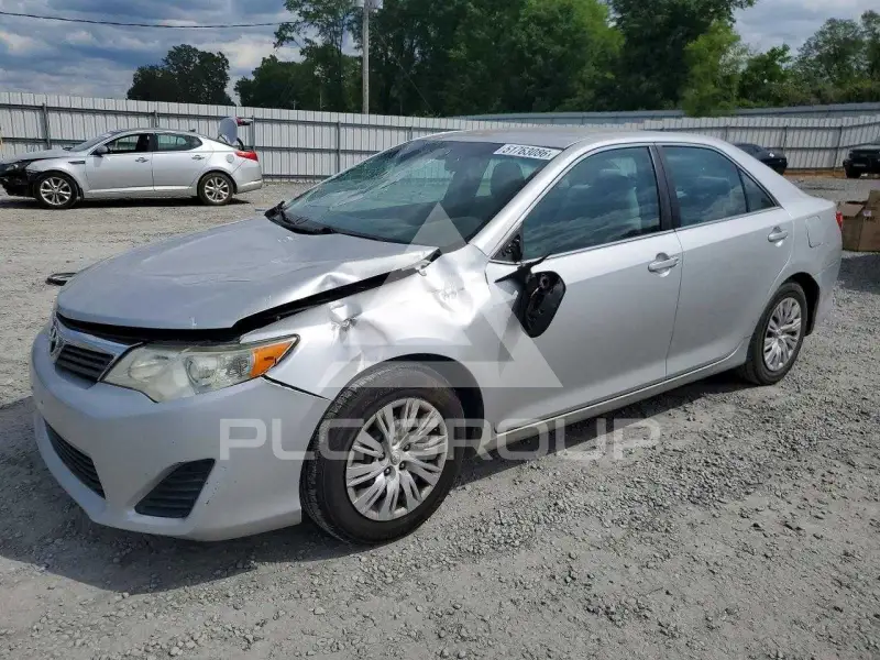 2012 Toyota CAMRY фото