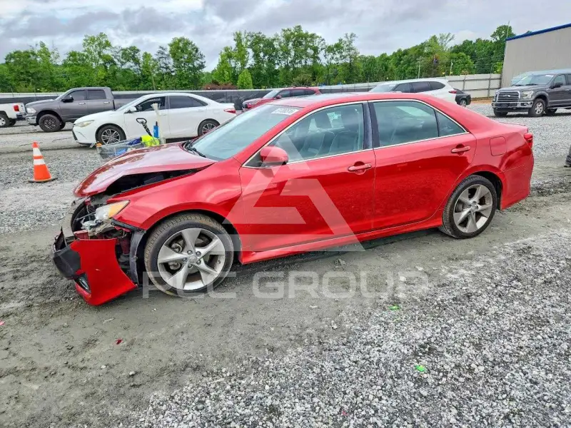 2012 Toyota CAMRY фото