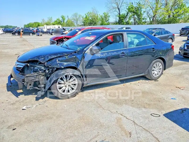 2012 Toyota CAMRY фото