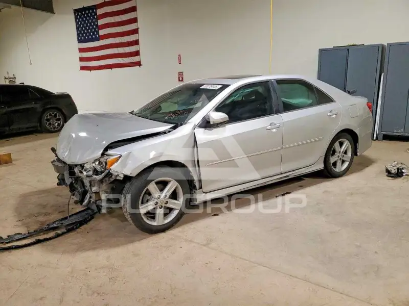 2012 Toyota CAMRY фото