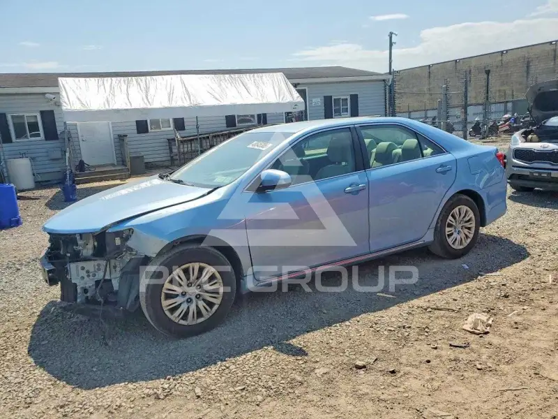 2012 Toyota CAMRY фото