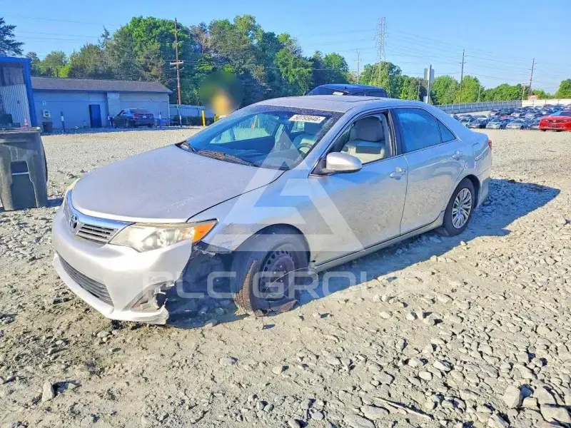 2012 Toyota CAMRY фото