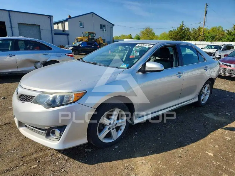 2012 Toyota CAMRY фото