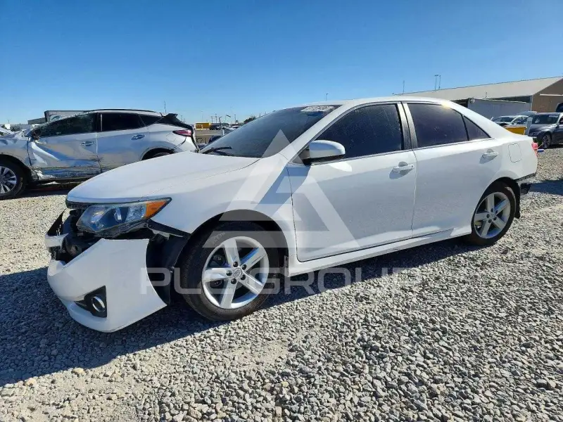 2012 Toyota CAMRY фото