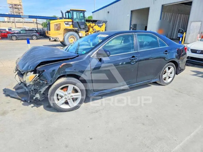 2012 Toyota CAMRY фото