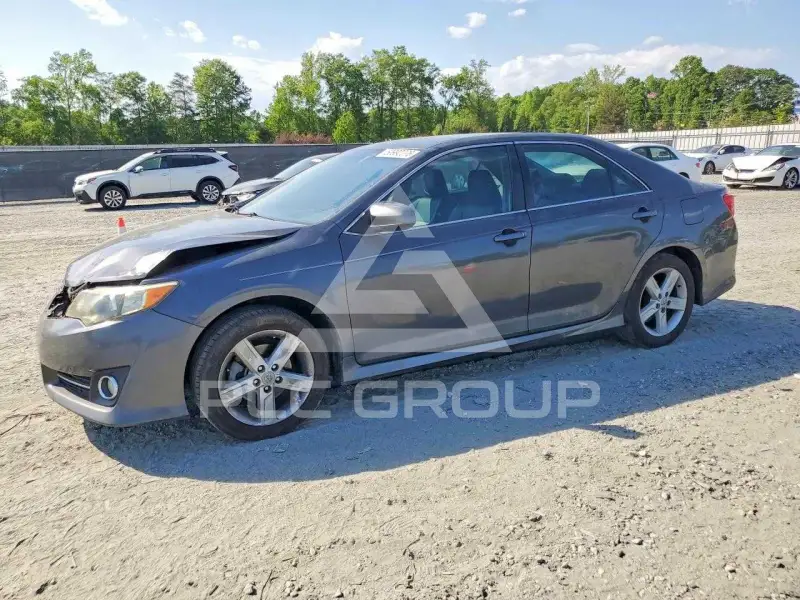 2012 Toyota CAMRY фото