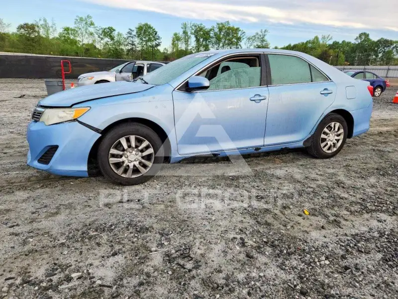 2012 Toyota CAMRY фото