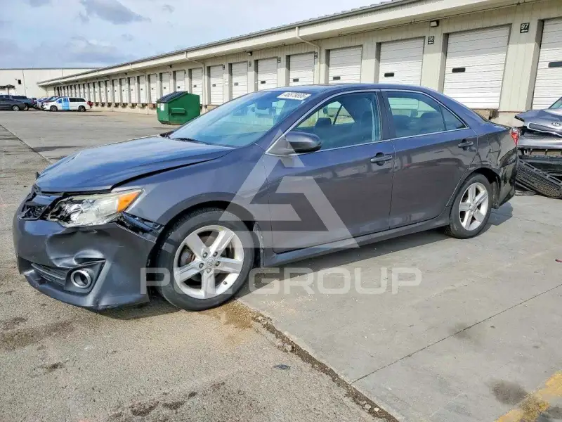 2012 Toyota CAMRY фото
