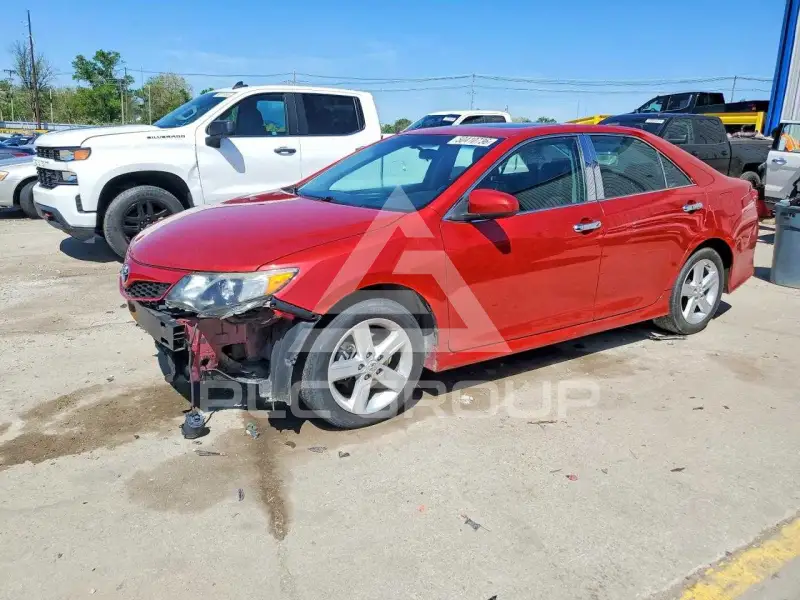2012 Toyota CAMRY фото