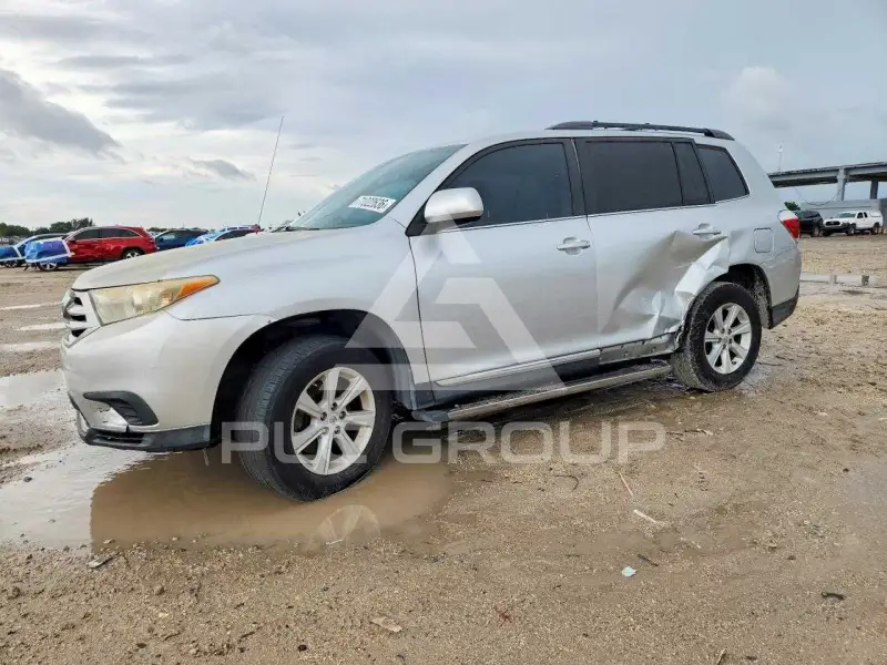2012 Toyota Highlander photo