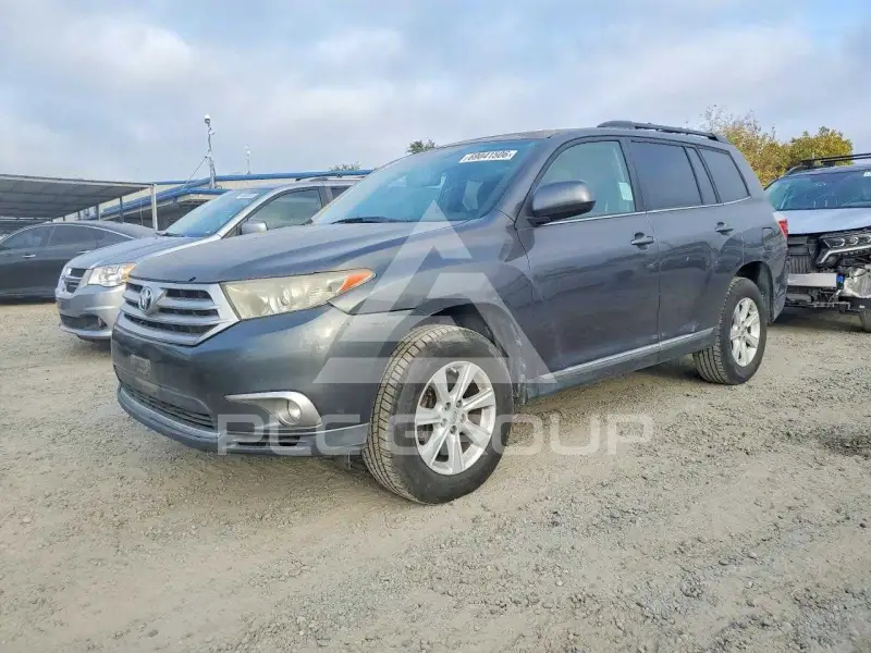 2012 Toyota Highlander photo
