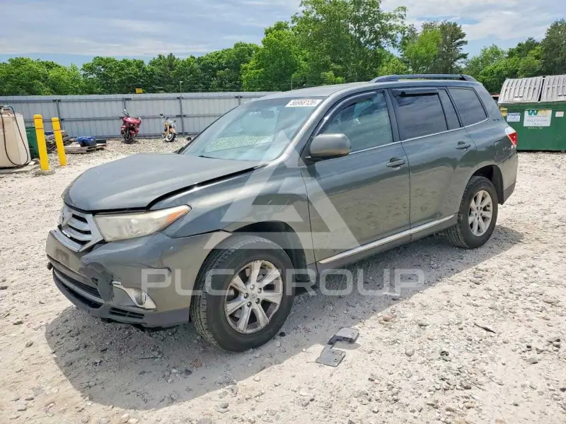 2012 Toyota Highlander photo