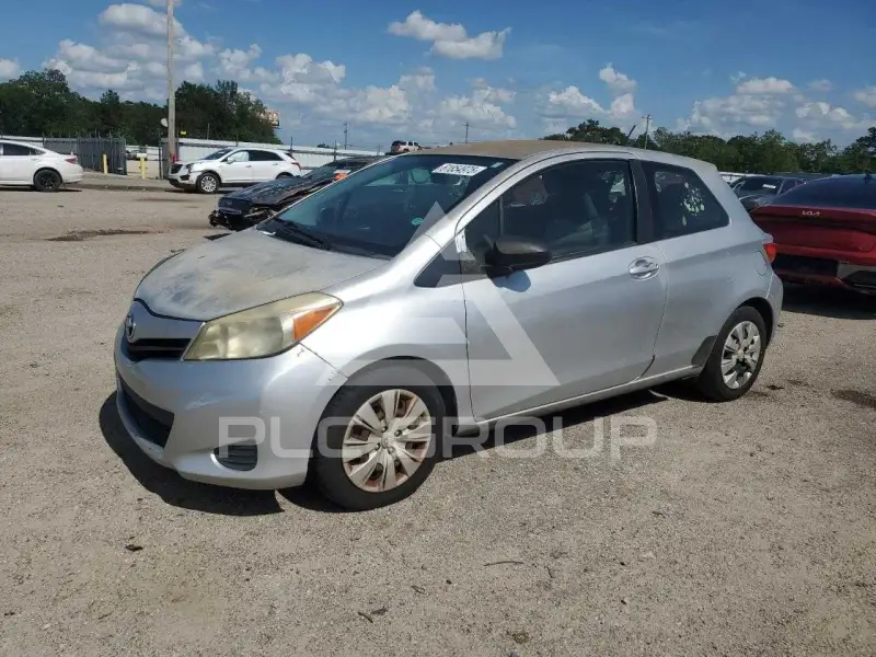 2012 Toyota YARIS photo