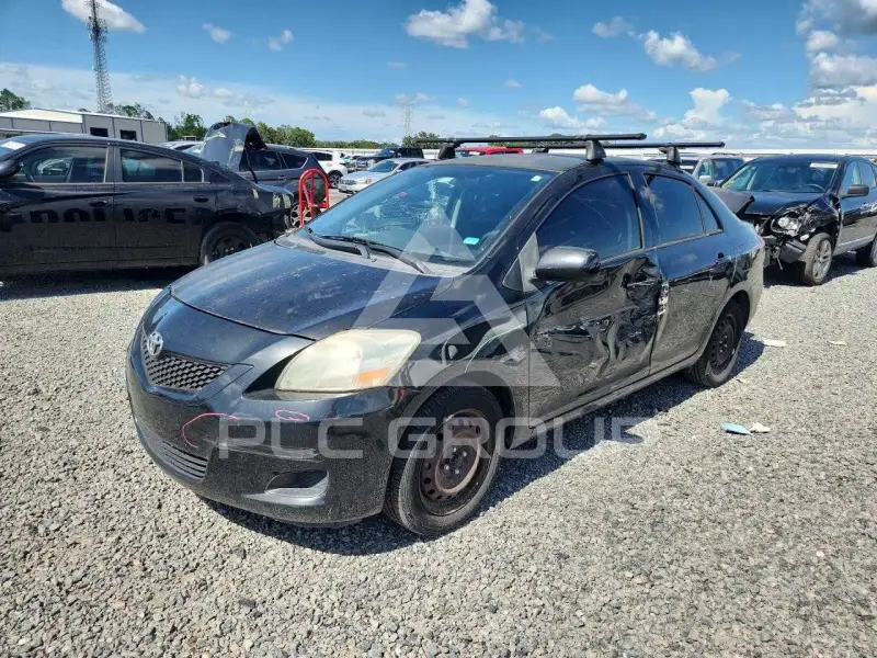 2012 Toyota YARIS фото