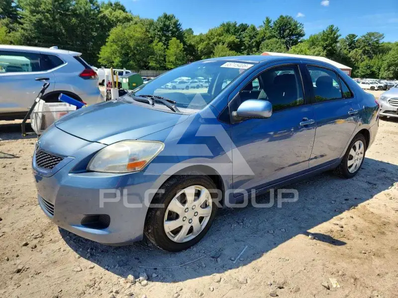 2012 Toyota YARIS фото