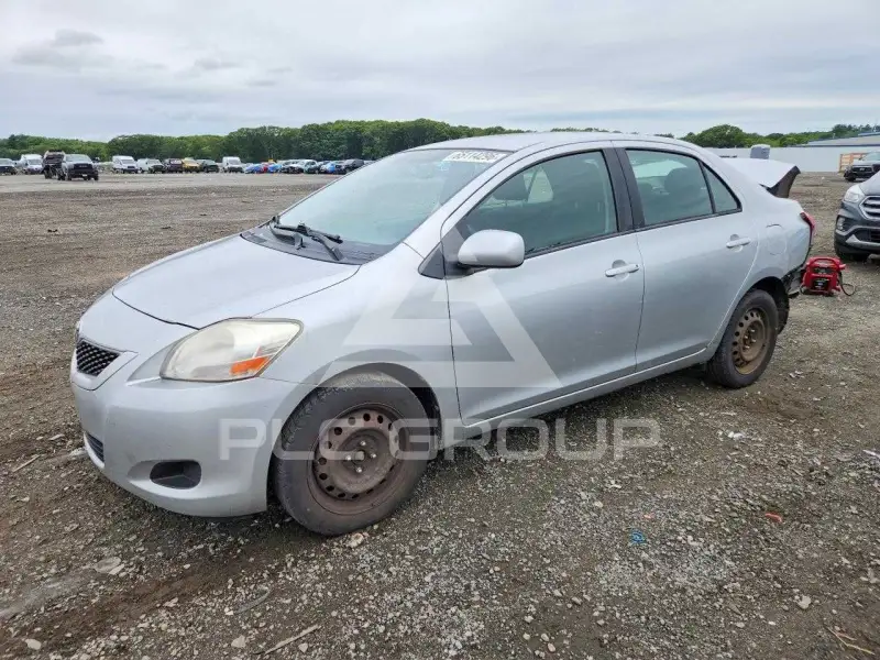 2012 Toyota YARIS фото