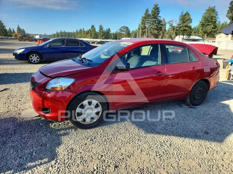 2012 Toyota YARIS фото