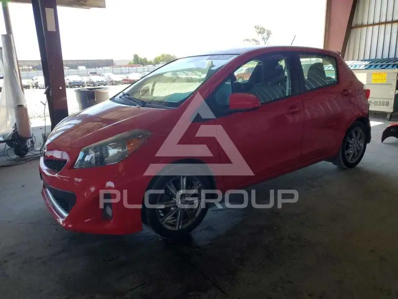 2012 Toyota YARIS фото