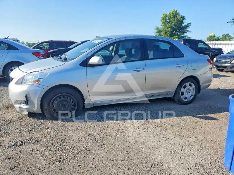 2012 Toyota YARIS photo