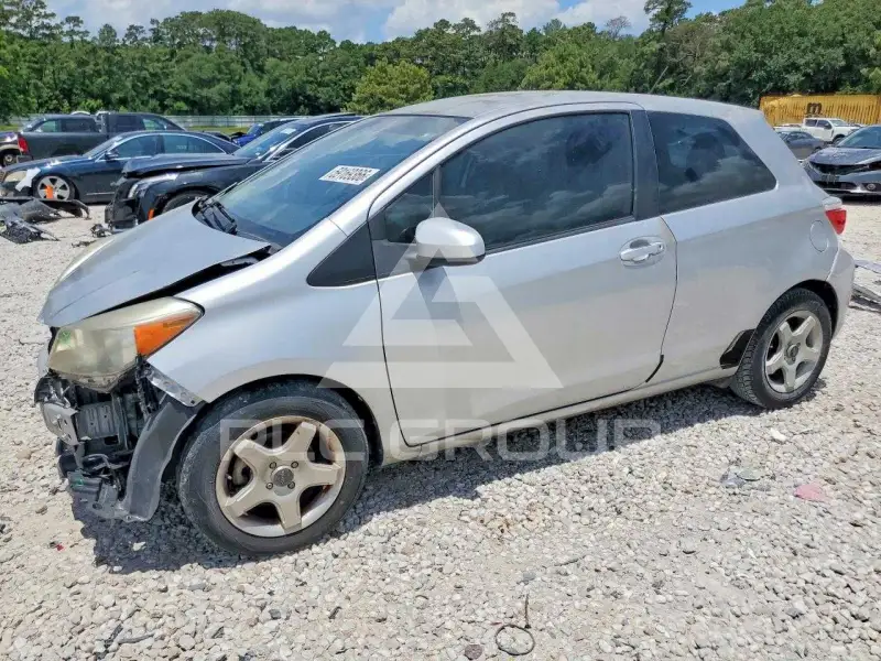 2012 Toyota YARIS photo