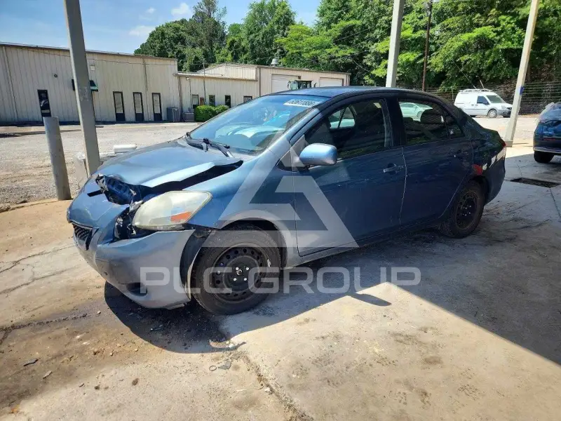 2012 Toyota YARIS фото