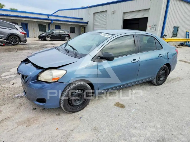2012 Toyota YARIS фото