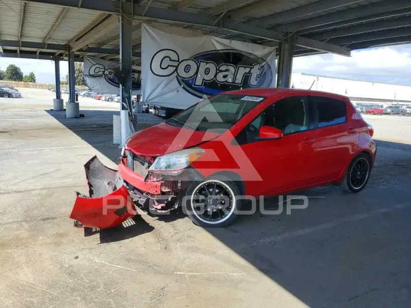2012 Toyota YARIS фото