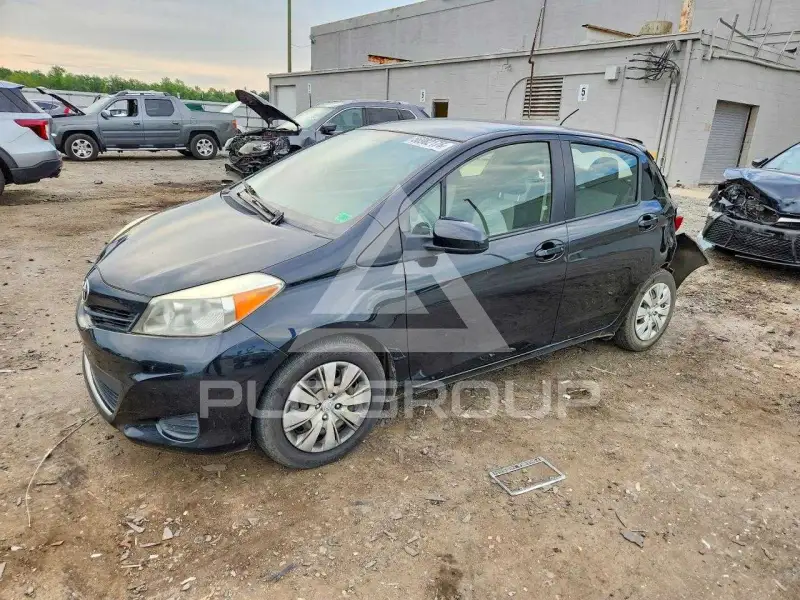 2012 Toyota YARIS фото