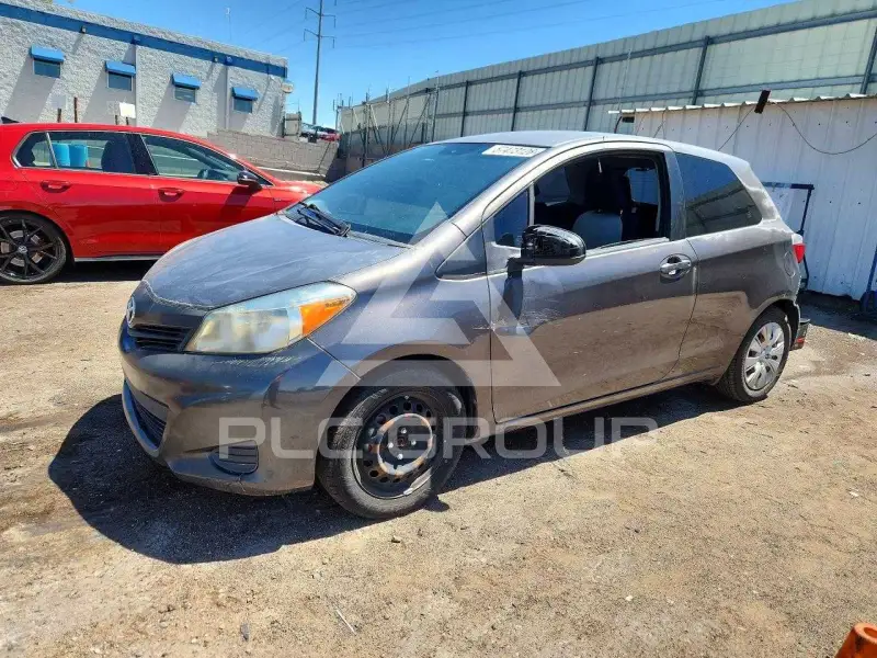 2012 Toyota YARIS фото