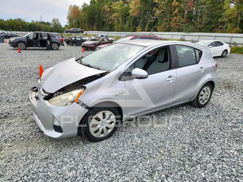 2012 Toyota PRIUS фото