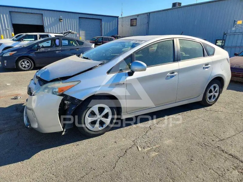 2012 Toyota PRIUS фото