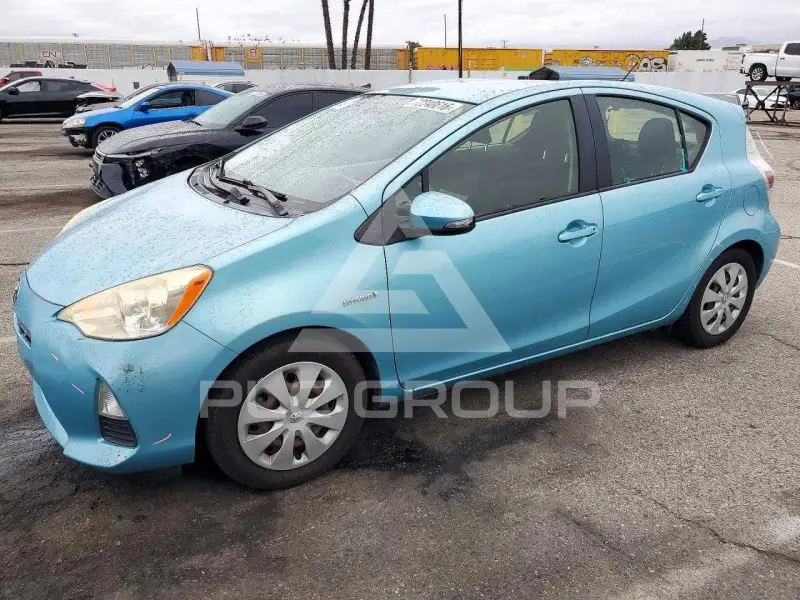 2012 Toyota PRIUS фото