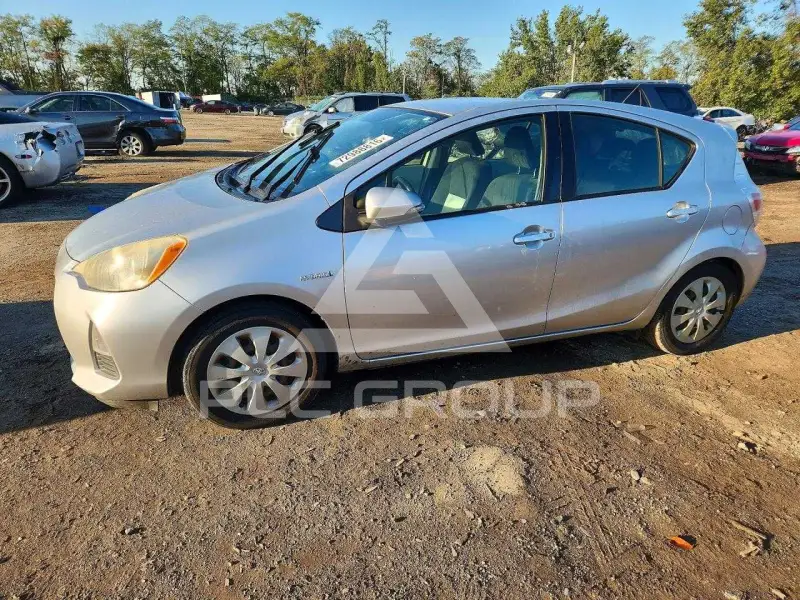 2012 Toyota PRIUS фото