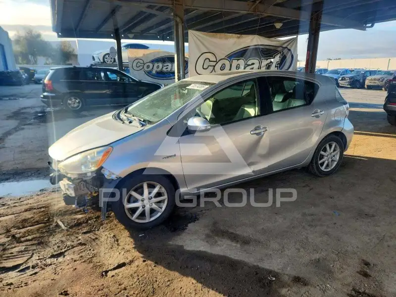 2012 Toyota PRIUS фото