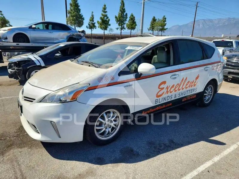 2012 Toyota PRIUS фото