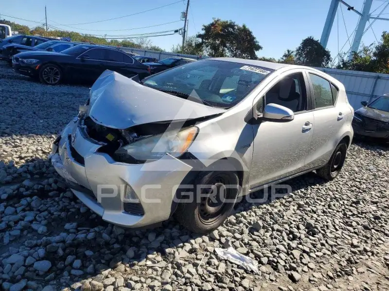 2012 Toyota PRIUS фото