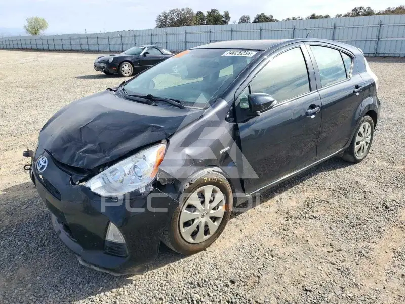 2012 Toyota PRIUS фото