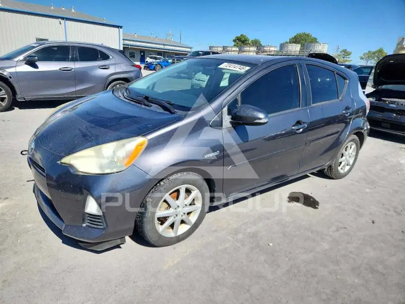 2012 Toyota PRIUS фото