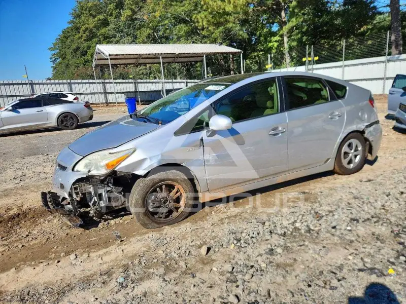 2012 Toyota PRIUS фото