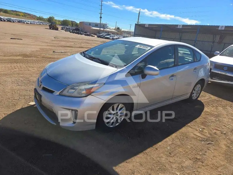 2012 Toyota PRIUS фото