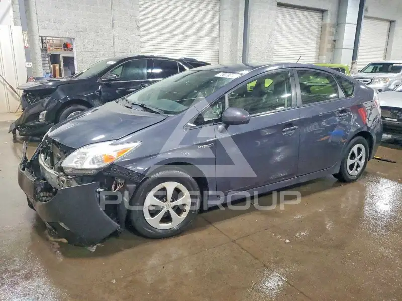 2012 Toyota PRIUS фото