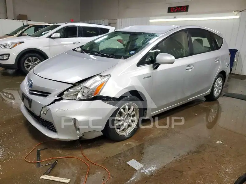 2012 Toyota PRIUS фото