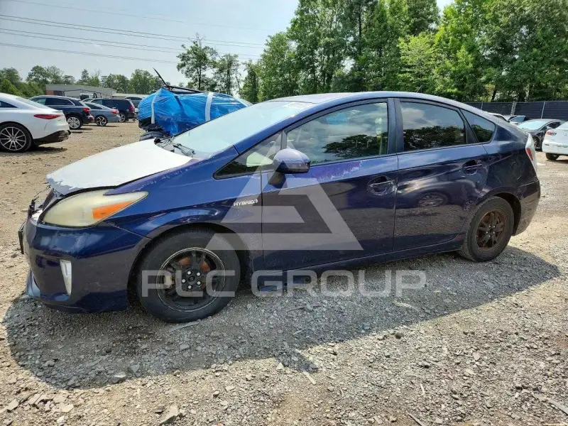 2012 Toyota PRIUS фото