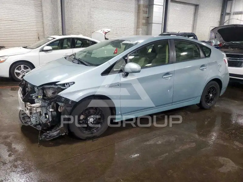 2012 Toyota PRIUS фото