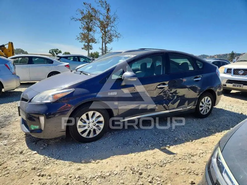 2012 Toyota PRIUS фото