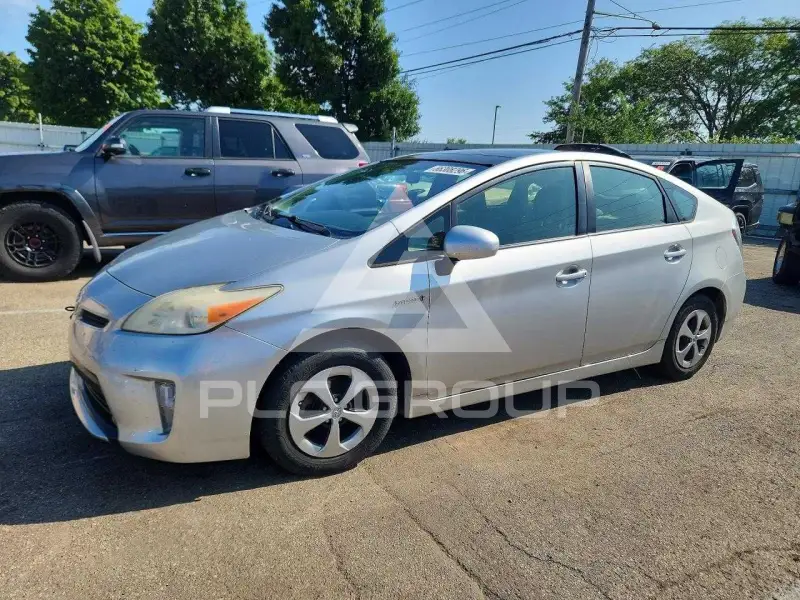 2012 Toyota PRIUS фото
