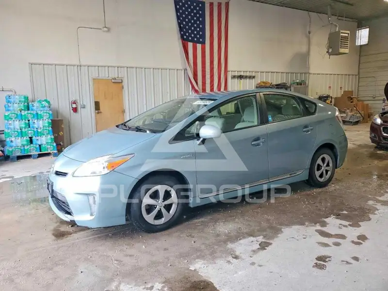 2012 Toyota PRIUS фото